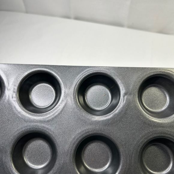 Pampered Chef Black Non-Stick 24-Hole Mini Muffin Pan - Picture 5 of 8